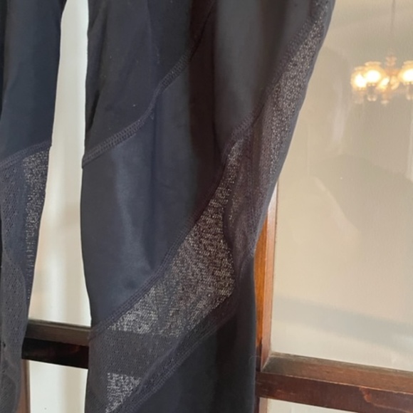 Athleta Aura Sonar Leggings with Mesh in Black, Size Small - Picture 2 of 4